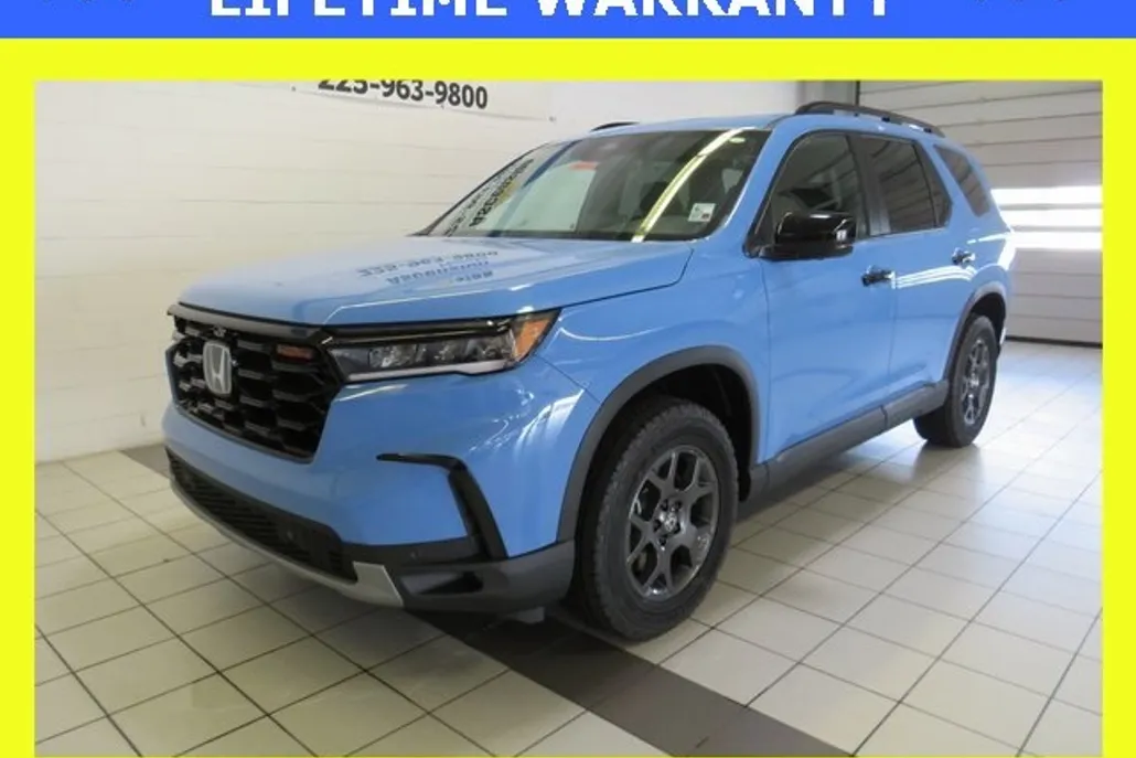 2025 Honda Pilot TrailSport photo 1