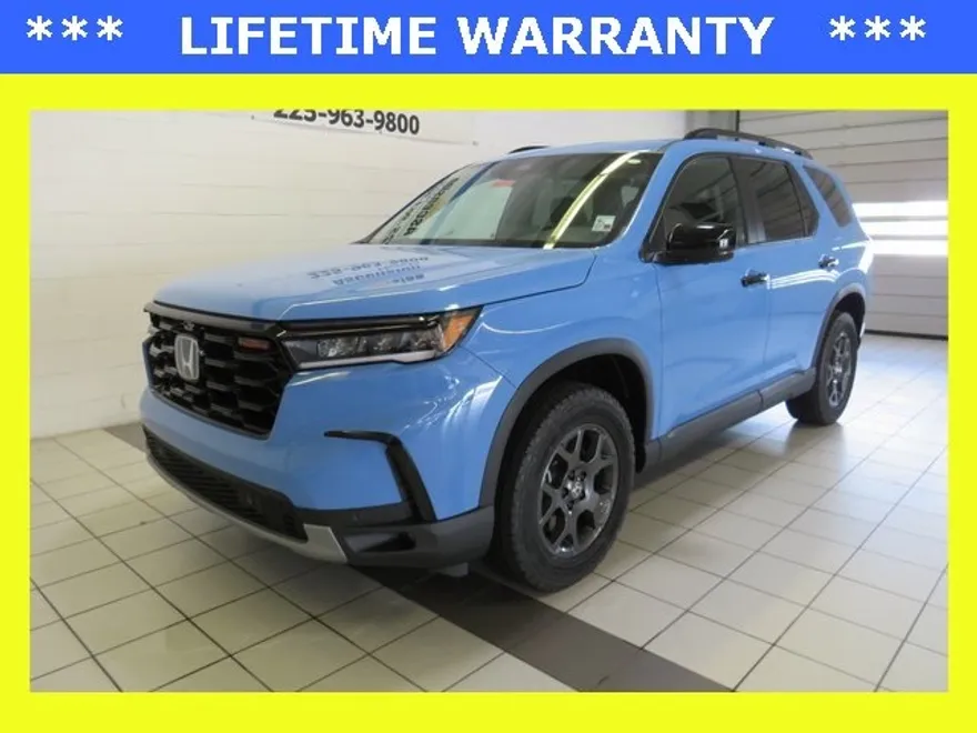 2025 Honda Pilot TrailSport photo 1