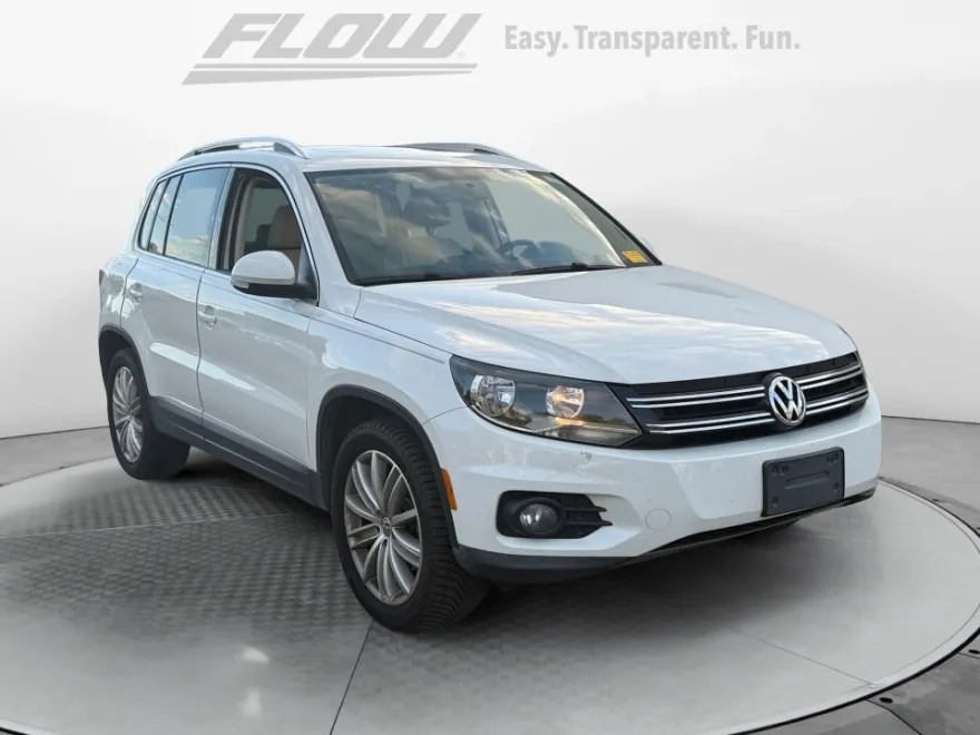 2015 Volkswagen Tiguan SEL photo 1