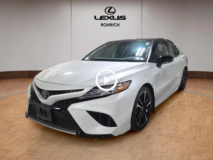 2019 Toyota Camry XSE photo 1