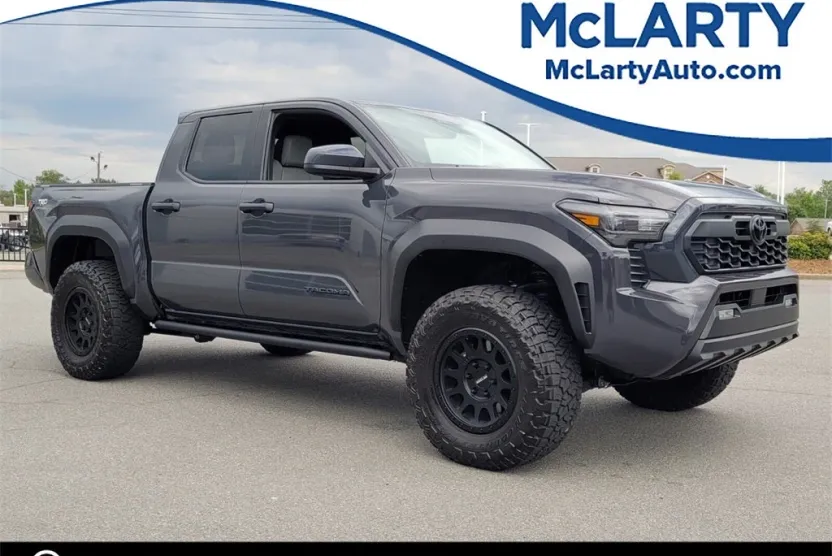 2024 Toyota Tacoma TRD photo 1