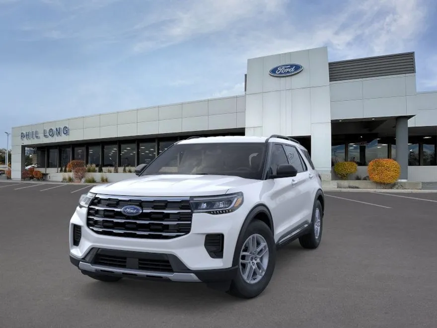 2025 Ford Explorer photo 1