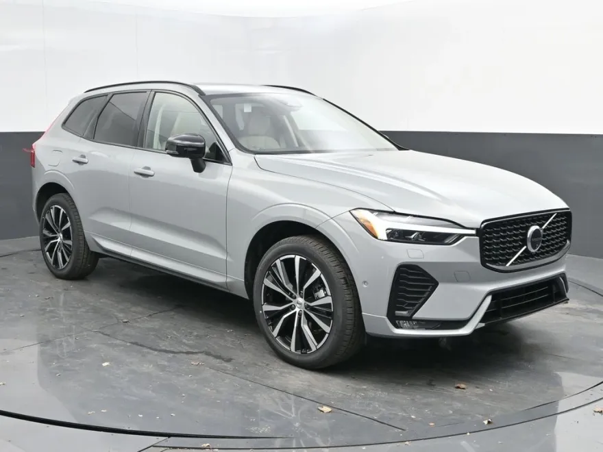 2025 Volvo XC60 B5 Plus photo 1