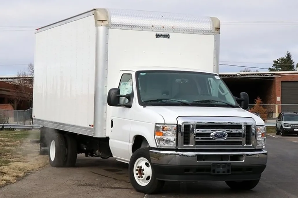 2024 Ford E-450 photo 1