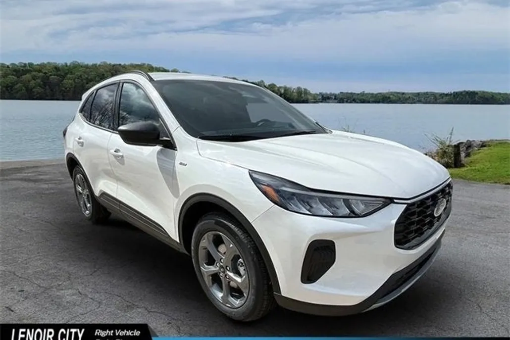 2025 Ford Escape ST-Line photo 1