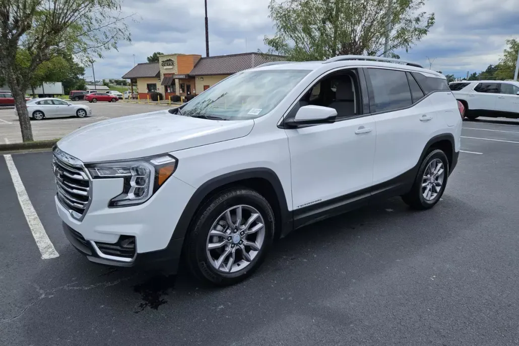 2024 Gmc Terrain SLT photo 1