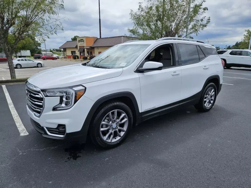 2024 Gmc Terrain SLT photo 1