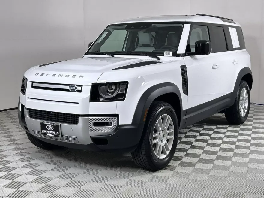 2025 Land Rover Defender 110 S photo 1