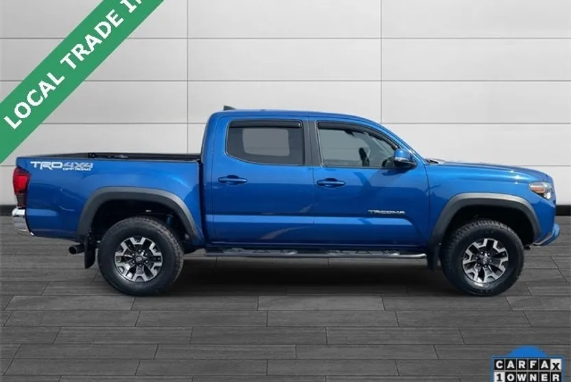 2018 Toyota Tacoma TRD Off-Road V6 photo 1