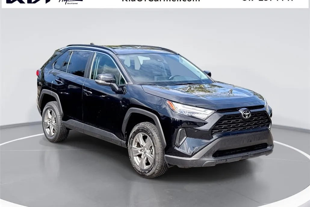 2024 Toyota RAV4 XLE photo 1