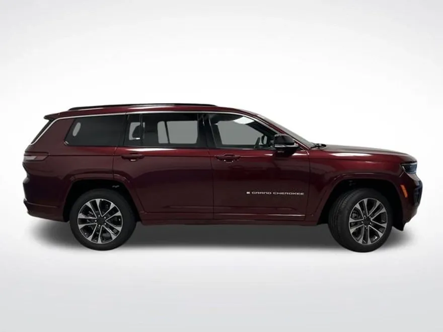 2025 Jeep Grand Cherokee Overland photo 1