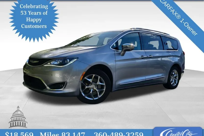 2017 Chrysler Pacifica Limited photo 1