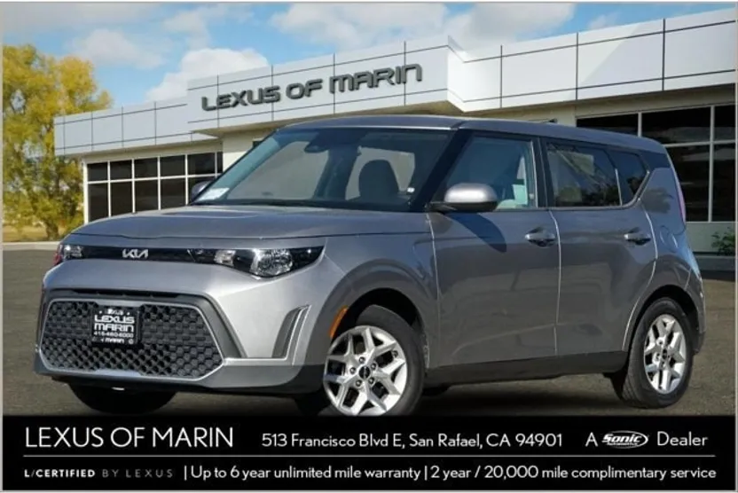2023 Kia Soul LX photo 1
