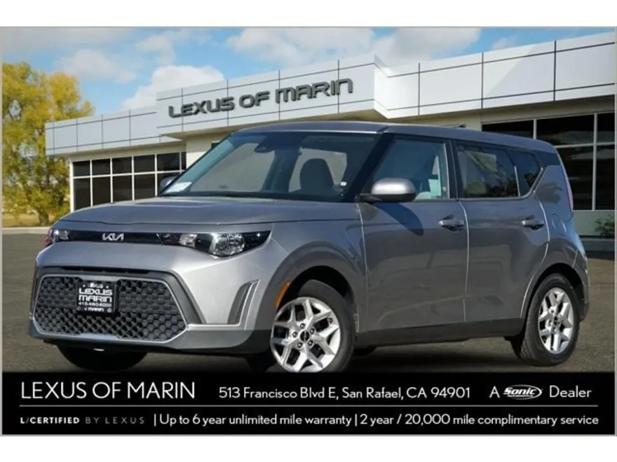 2023 Kia Soul LX photo 1