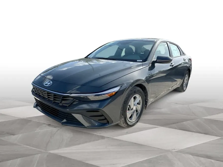 2025 Hyundai Elantra SE photo 1