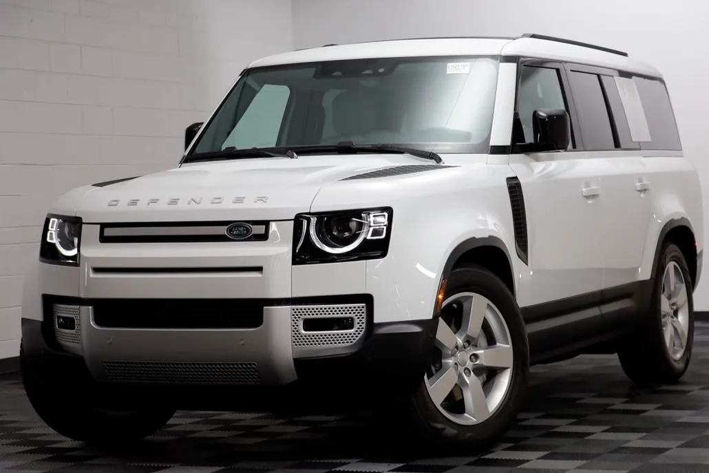2025 Land Rover Defender 130 S photo 1