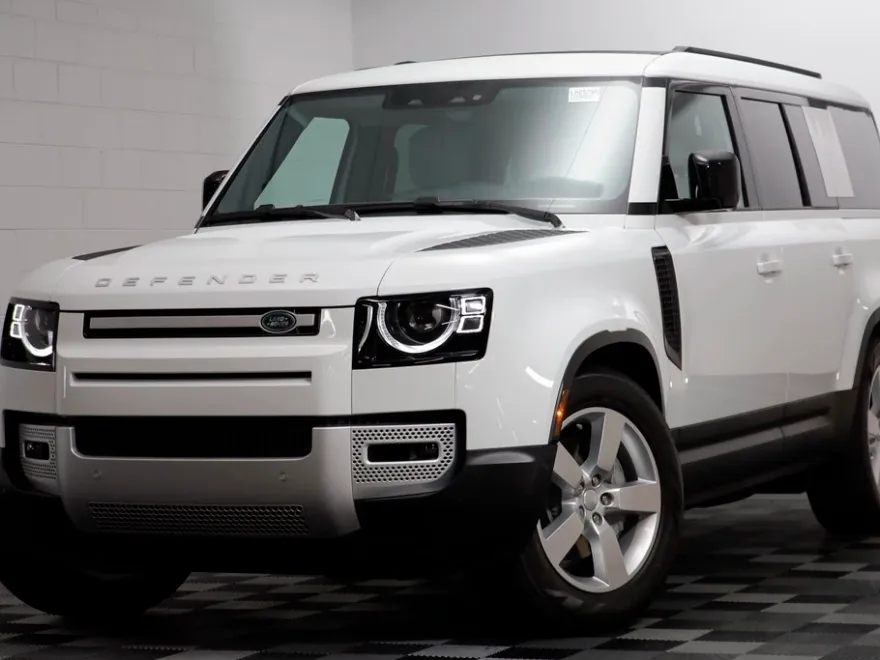 2025 Land Rover Defender 130 S photo 1