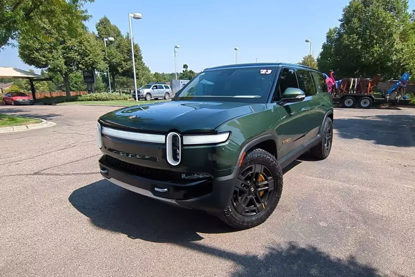 2023 Rivian R1S Adventure photo 1
