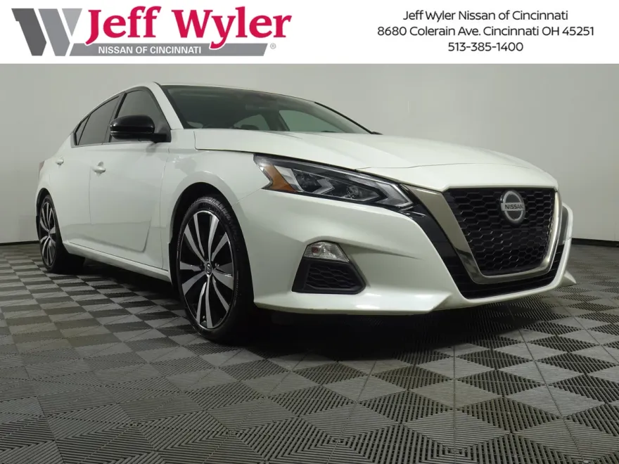 2021 Nissan Altima 2.5 SR photo 1