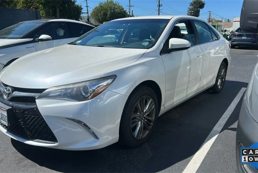 2017 Toyota Camry XLE XSE photo 1