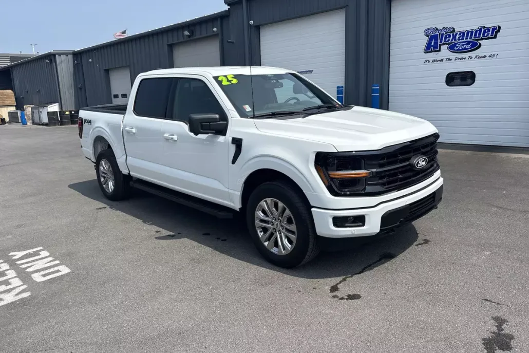 2025 Ford F-150 XLT photo 1