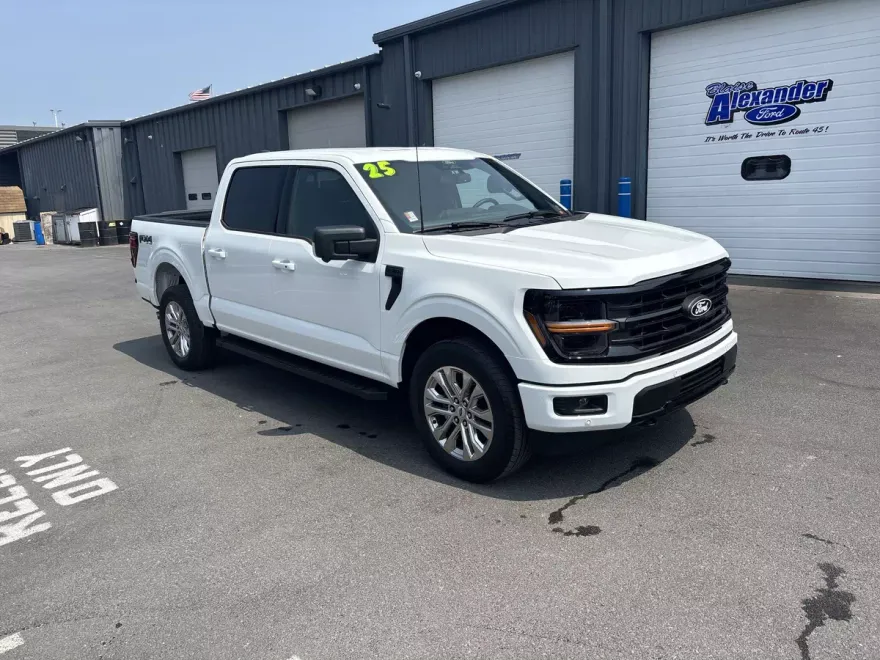 2025 Ford F-150 XLT photo 1