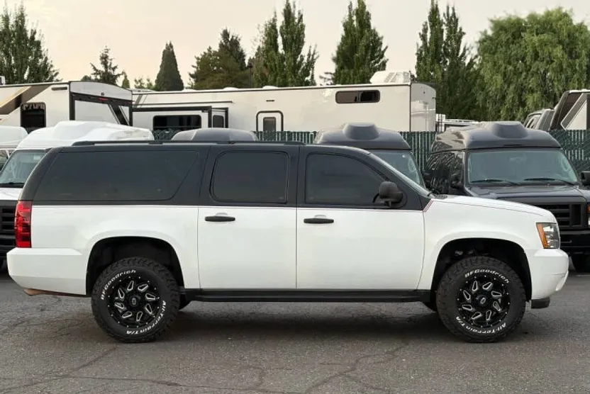 2012 Chevrolet Suburban 2500 photo 1