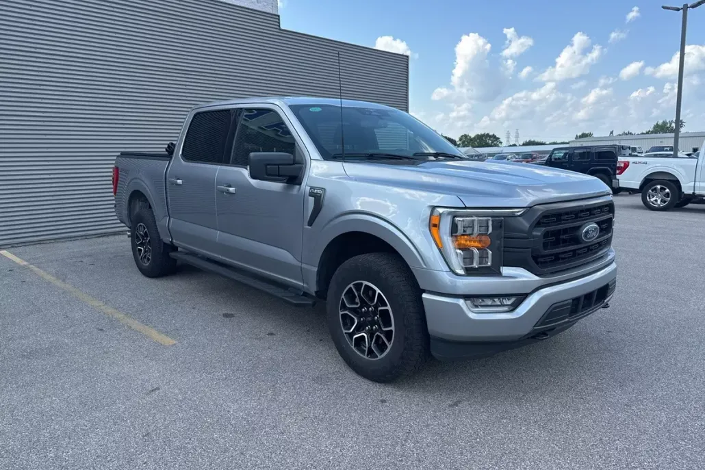 2023 Ford F-150 XLT photo 1