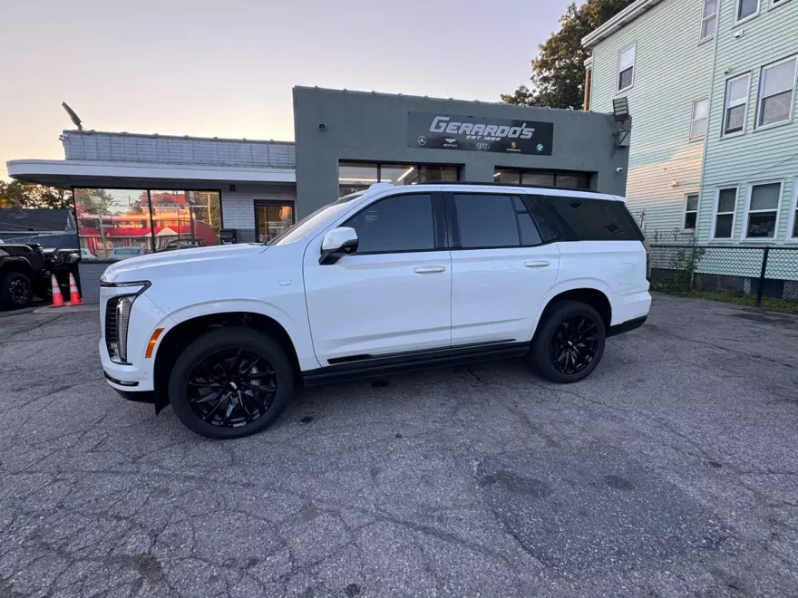 2025 Cadillac Escalade Sport photo 1
