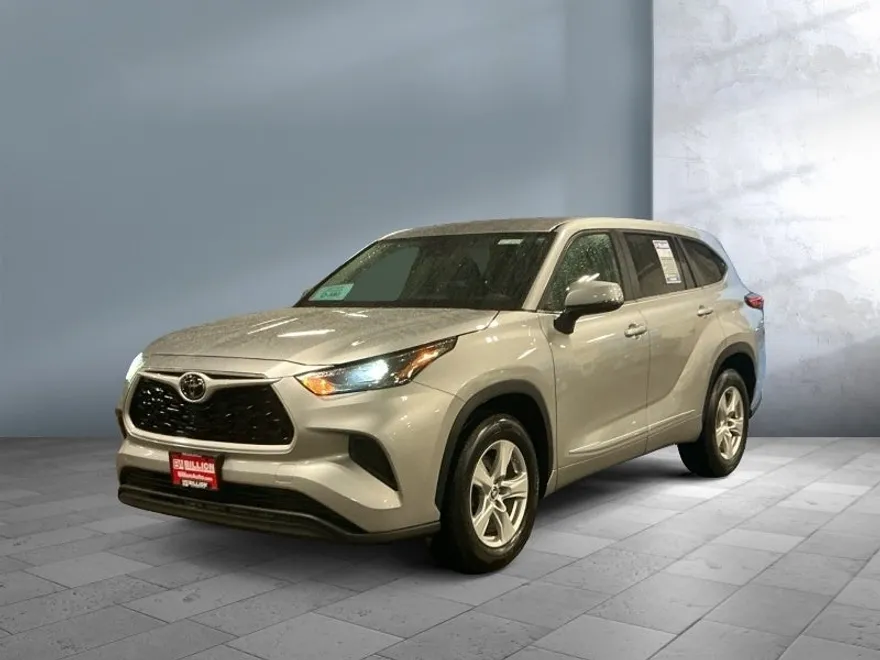2023 Toyota Highlander L photo 1