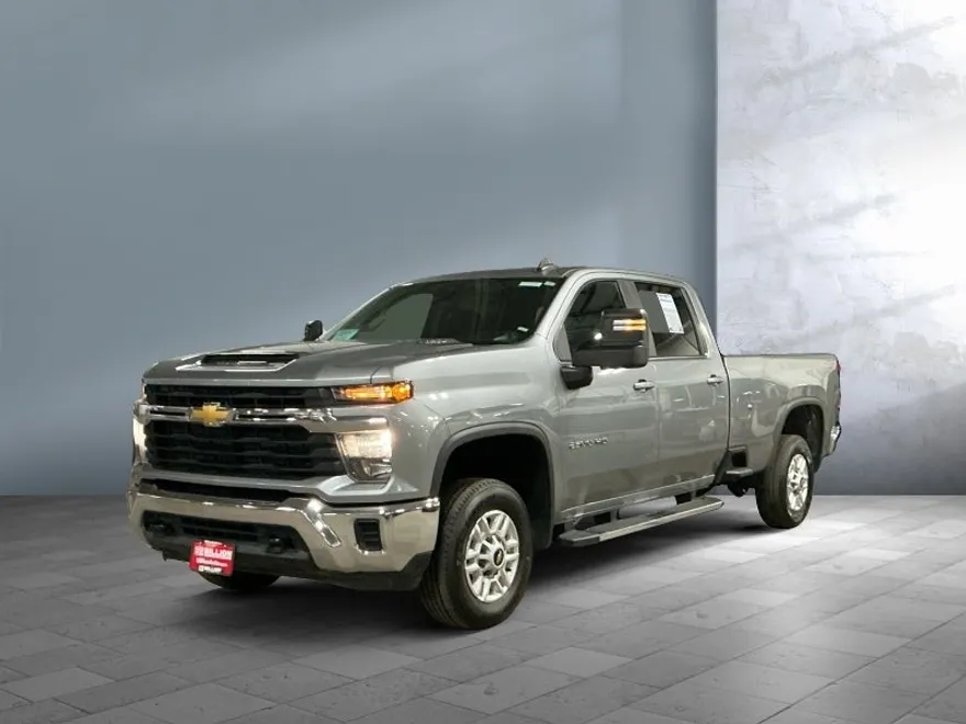 2024 Chevrolet Silverado LT photo 1