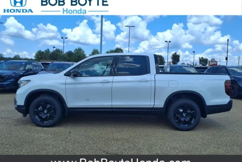 2025 Honda Ridgeline Black Edition photo 1