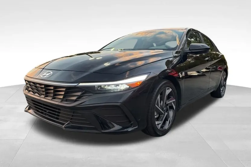 2025 Hyundai Elantra SEL Sport photo 1