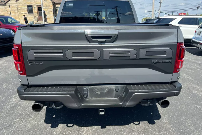 2020 Ford F-150 Raptor photo 1