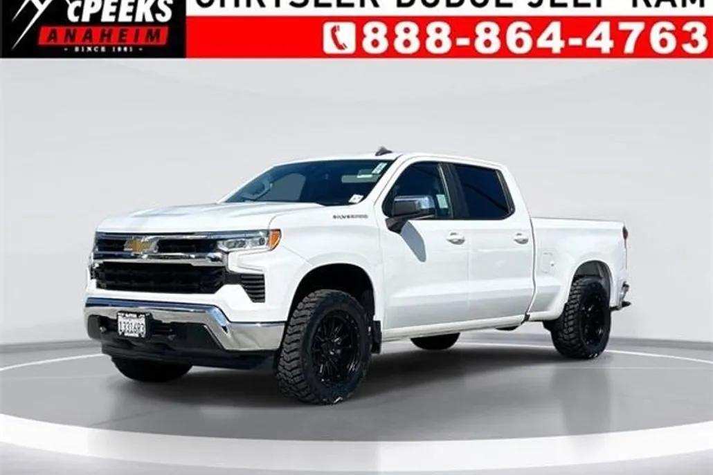 2022 Chevrolet Silverado LT photo 1