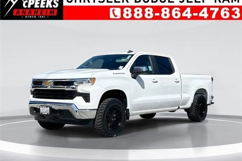 2022 Chevrolet Silverado LT photo 1
