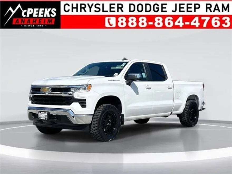 2022 Chevrolet Silverado LT photo 1