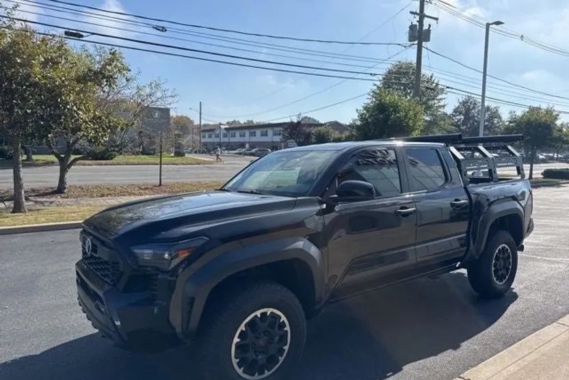 2024 Toyota Tacoma TRD Off-Road 4x4 photo 1