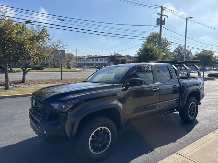 2024 Toyota Tacoma TRD Off-Road 4x4 photo 1