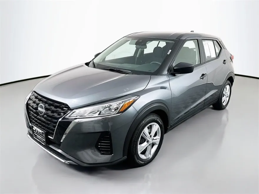2025 Nissan Kicks Play S photo 1