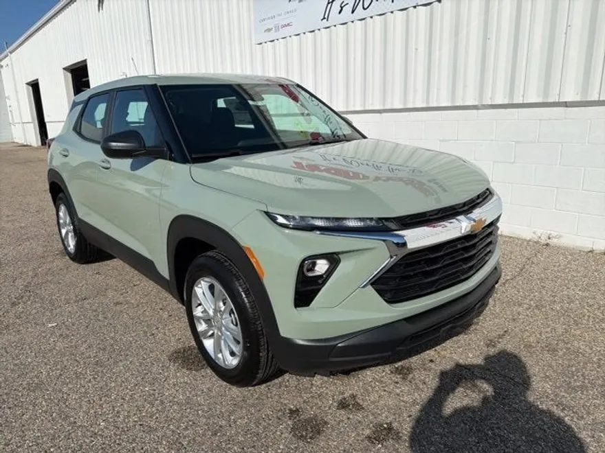 2026 Chevrolet Trailblazer LS photo 1