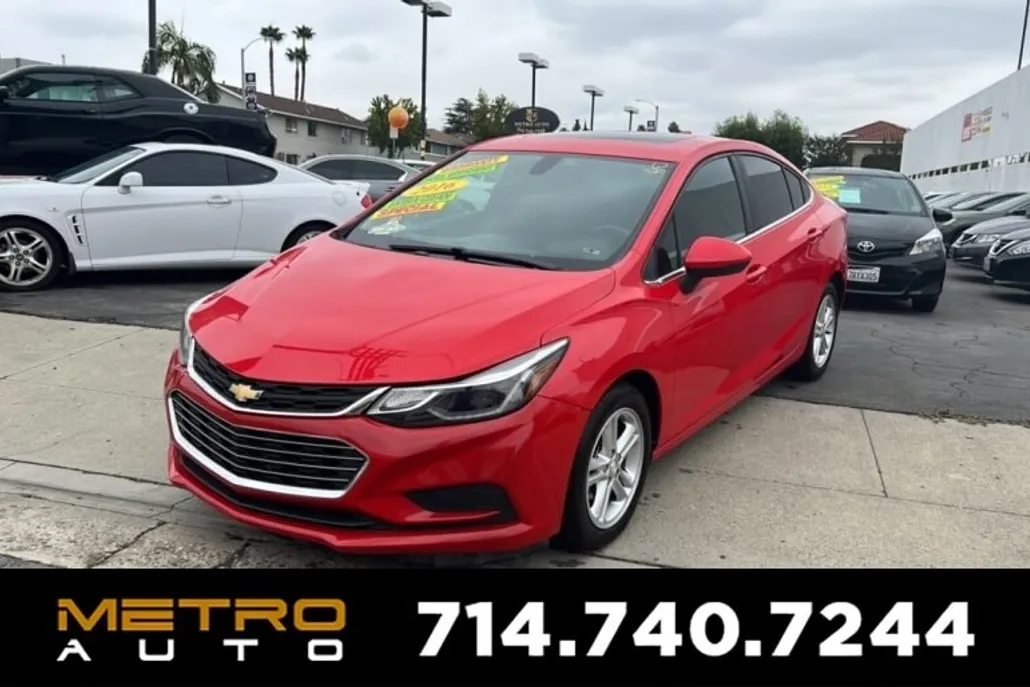 2016 Chevrolet Cruze LT photo 1