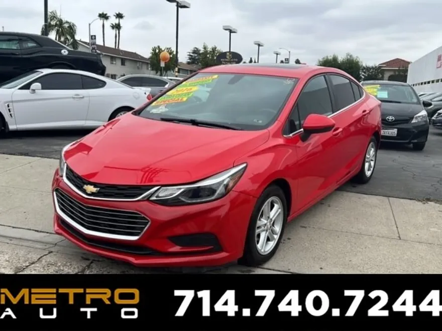 2016 Chevrolet Cruze LT photo 1