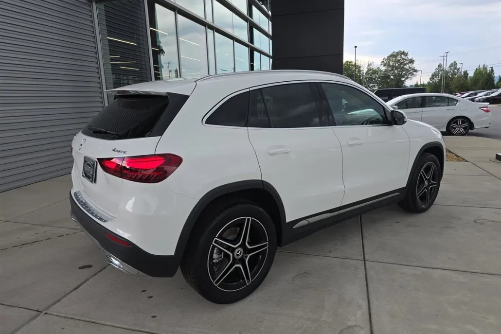2026 Mercedes Benz GLA 250 4MATIC photo 1