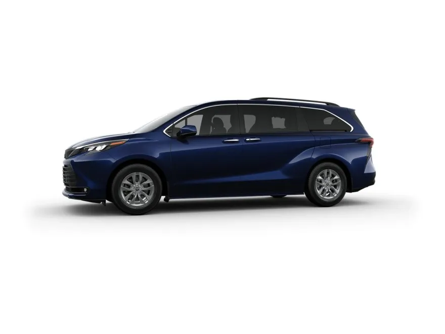 2025 Toyota Sienna XLE photo 2