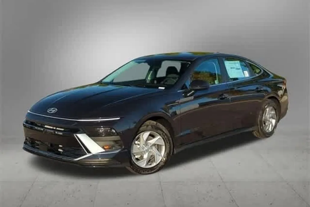 2025 Hyundai Sonata SE photo 1