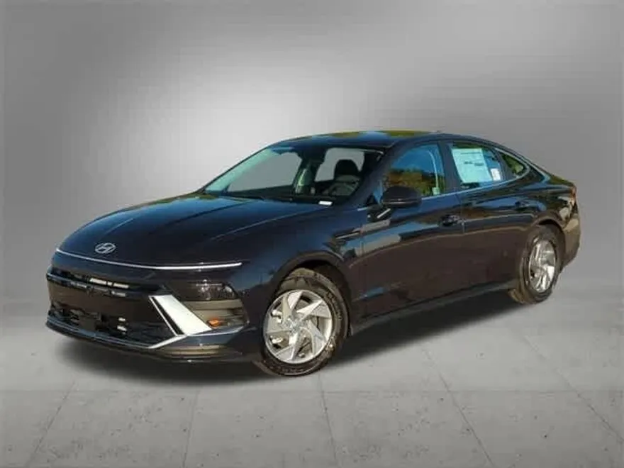 2025 Hyundai Sonata SE photo 1