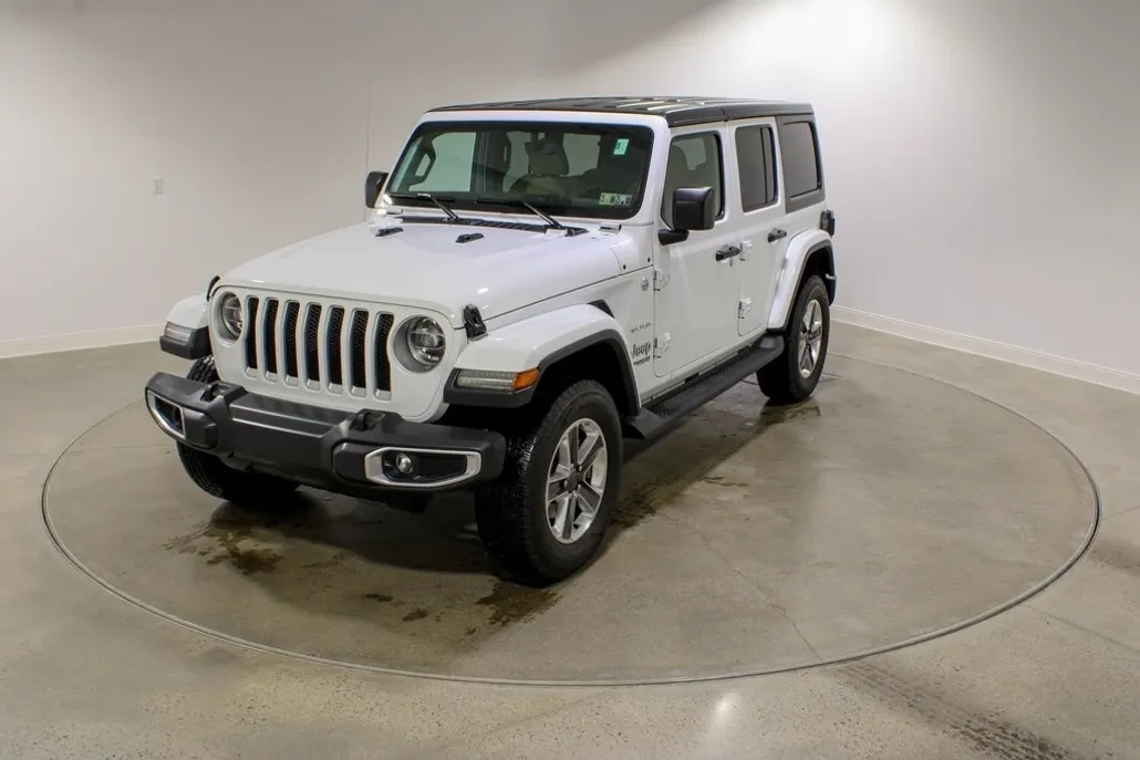 2019 Jeep Wrangler Unlimited Sahara photo 1