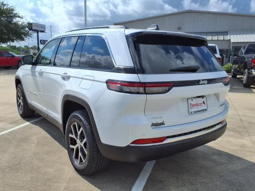 2025 Jeep Grand Cherokee Limited photo 1