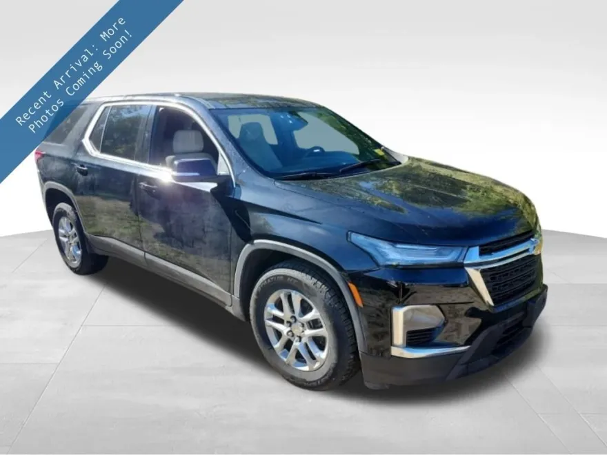 2023 Chevrolet Traverse LS photo 1